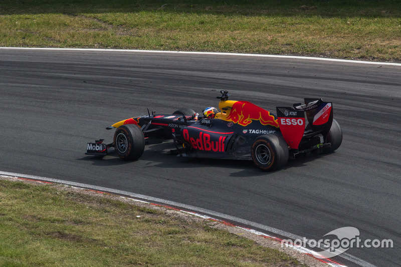 Daniel Ricciardo Red Bull RB7