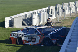 Crash: Kasey Kahne, Leavine Family Racing Chevrolet Camaro