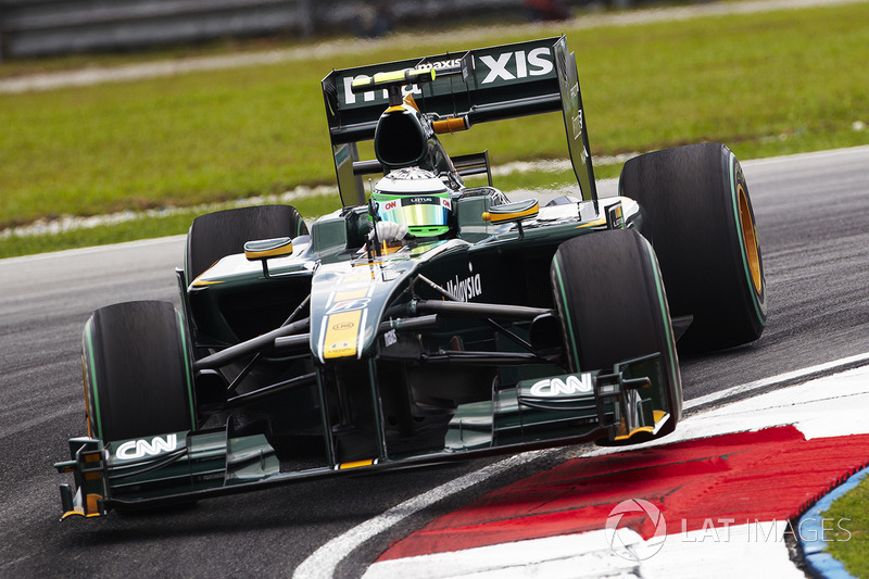 Хейкки Ковалайнен на Lotus T127 в 2010 году