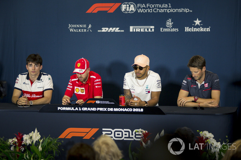 Charles Leclerc, Sauber, Sebastian Vettel, Ferrari, Lewis Hamilton, Mercedes-AMG F1 e Romain Grosjean, Haas F1, nella conferenza stampa