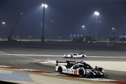 #1 Porsche Team Porsche 919 Hybrid: Тімо Бернхард, Марк Веббер, Брендон Хартлі, #2 Porsche Team Pors