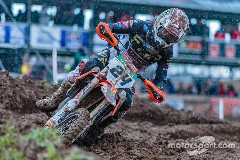 Shaun Simpson, kroser Tim SS24 Racing, berlaga di kualifikasi MXGP Inggris 2020 yang berlangsung di Matterley Basin.