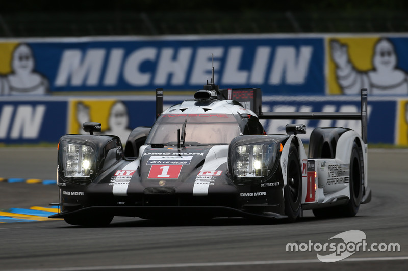 2: #1 Porsche Team Porsche 919 Hybrid: Timo Bernhard, Mark Webber, Brendon Hartley