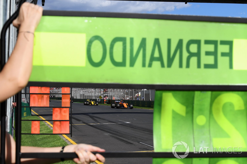Pit board Fernando Alonso, McLaren MCL33