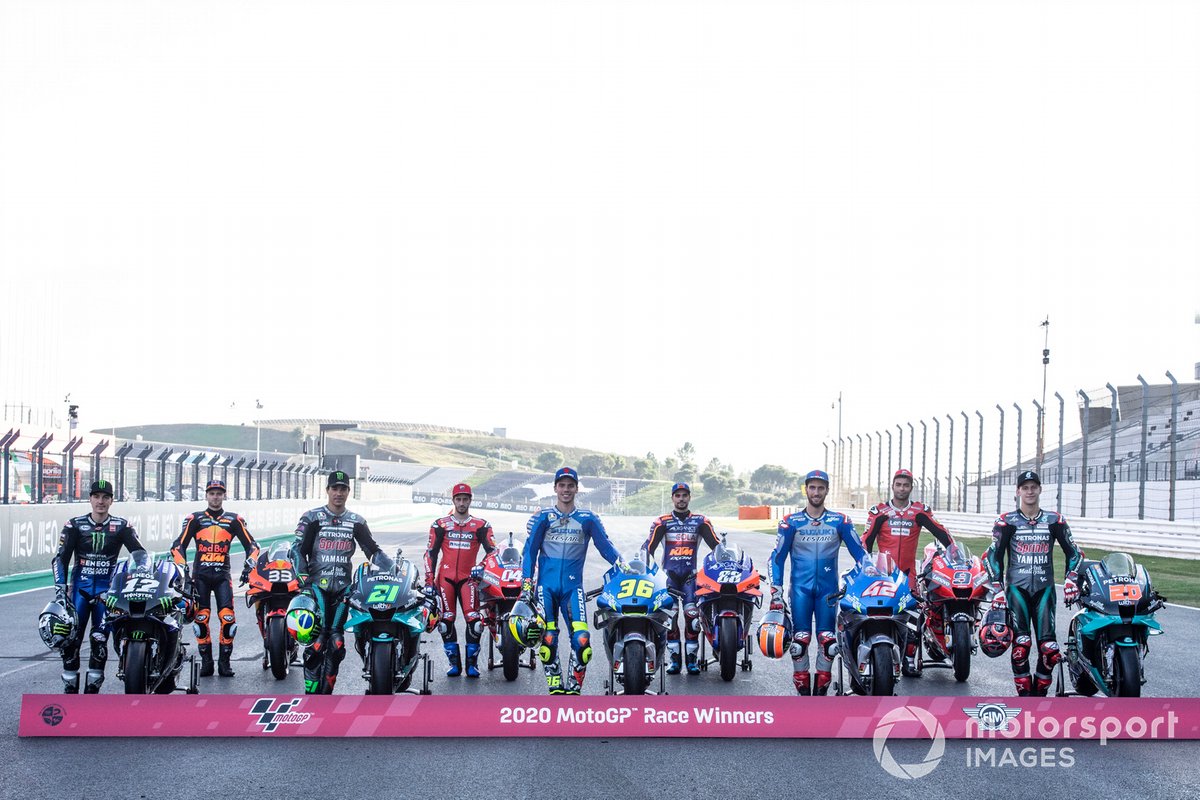 Para pemenang balapan MotoGP 2020: Maverick Vinales, Yamaha Factory Racing, Brad Binder, Red Bull KTM Factory Racing, Franco Morbidelli, Petronas Yamaha SRT, Andrea Dovizioso, Ducati Team, Joan Mir, Team Suzuki MotoGP, Miguel Oliveira, Red Bull KTM Tech 3, Alex Rins, Team Suzuki MotoGP, Danilo Petrucci, Ducati Team, Fabio Quartararo, Petronas Yamaha SRT