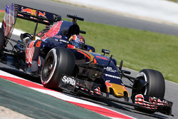 Daniil Kvyat, Scuderia Toro Rosso STR11