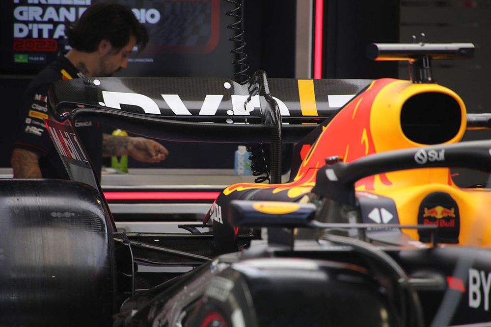 Red Bull Racing RB19 detalle del alerón trasero