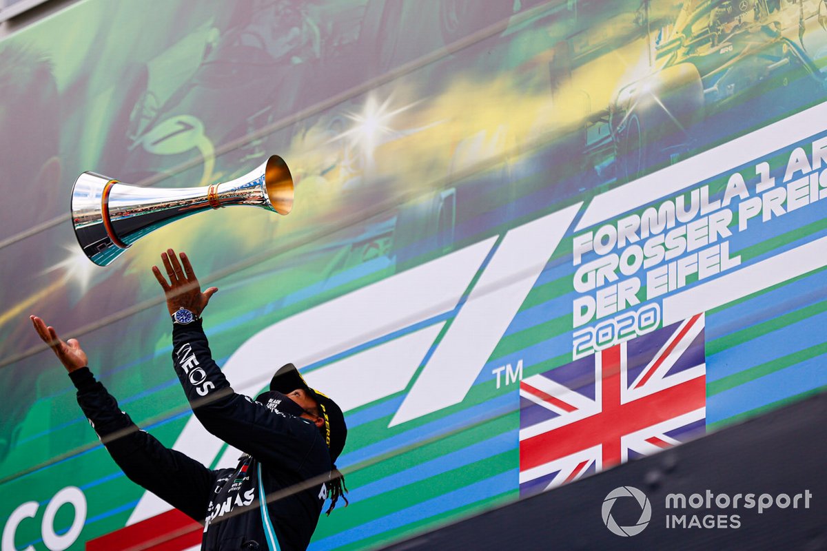 Podio: ganador de la carrera Lewis Hamilton, Mercedes-AMG F1