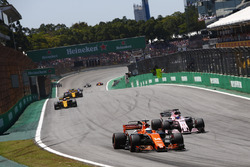 Фернандо Алонсо, McLaren MCL32, Серхіо Перес, Sahara Force India F1 VJM10, Ніко Хюлькенерг, Renault
