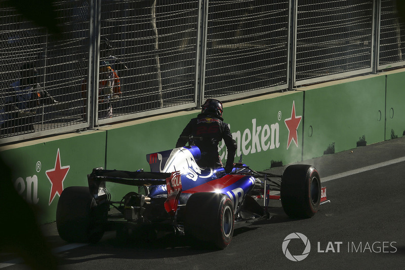 Даниил Квят, Scuderia Toro Rosso STR12 (пять сходов в 15 гонках)