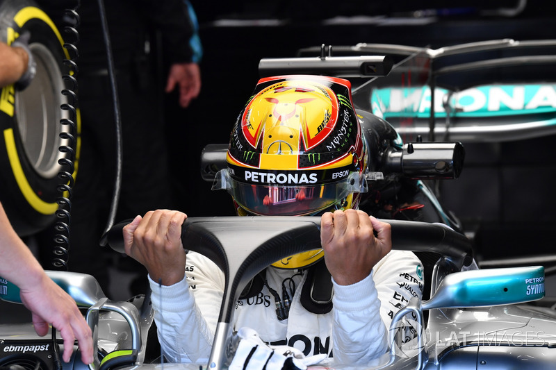 Lewis Hamilton, Mercedes-Benz F1 W08 with halo