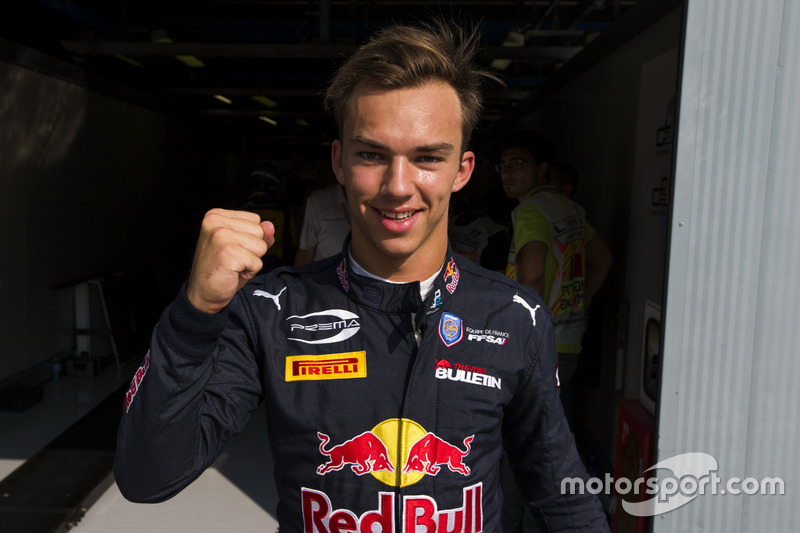 Kvyat, Toro Rosso'da geçirdiği kötü sezonun ardından bitime altı yarış kala koltuğunu Gasly'e kaptırdı. Bu döngüde sıradaki isim kim olacak? Bunu birkaç yıl içerisinde göreceğiz.