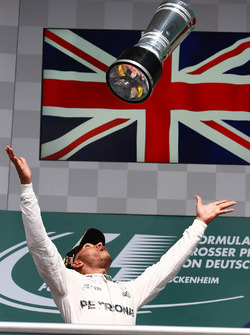 Podio: il vincitore Lewis Hamilton, Mercedes AMG F1