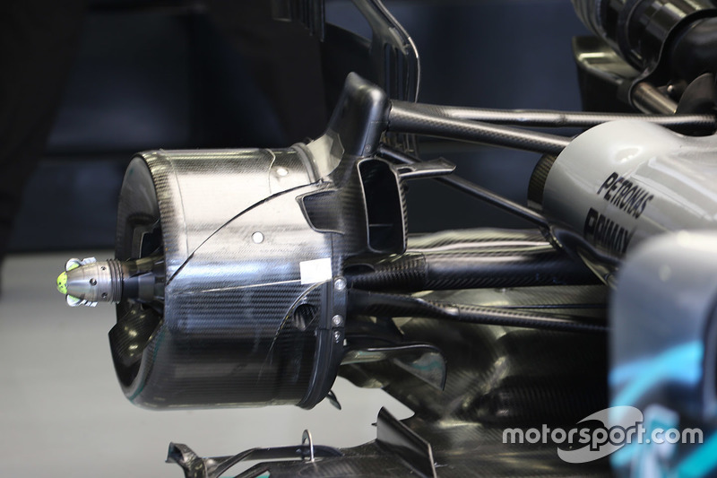 Mercedes W09: ecco la brake duct posteriore nel disegno usato fino a Monza