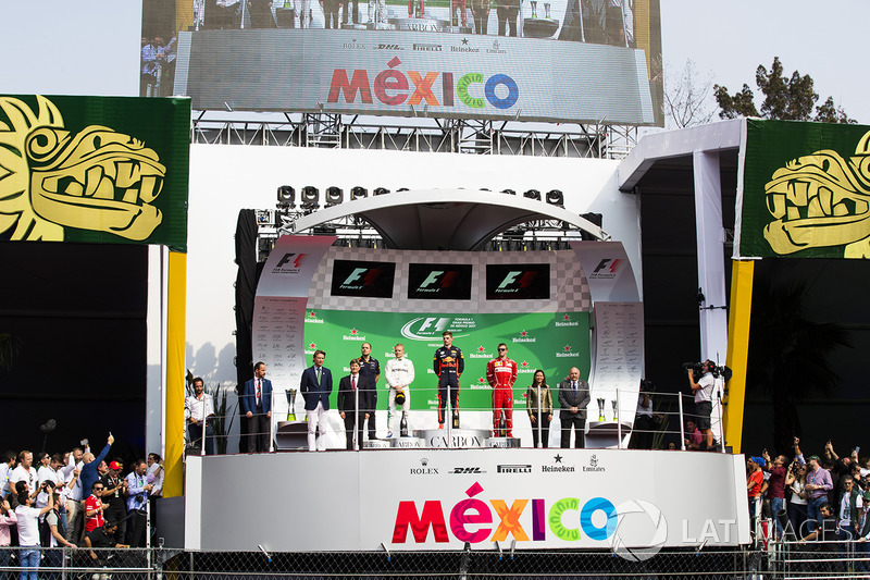 Podium: ganador, Max Verstappen, Red Bull Racing, segundo, Valtteri Bottas, Mercedes AMG F1, tercero, Kimi Raikkonen, Ferrari