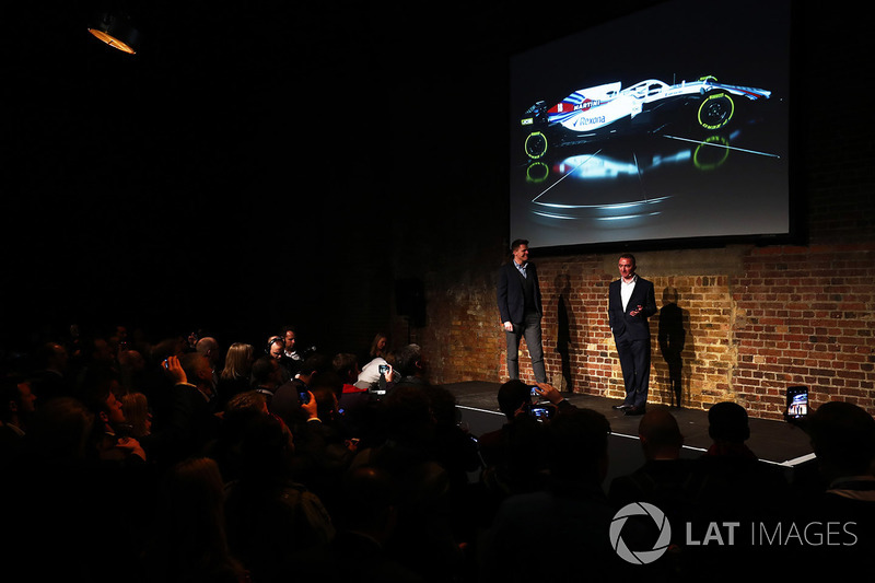 Paddy Lowe, sul palco con la FW41