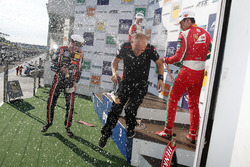 Podyum: Yarış galibi Joel Eriksson, Motopark Dallara F317 - Volkswagen, 2. Callum Ilott, Prema Power