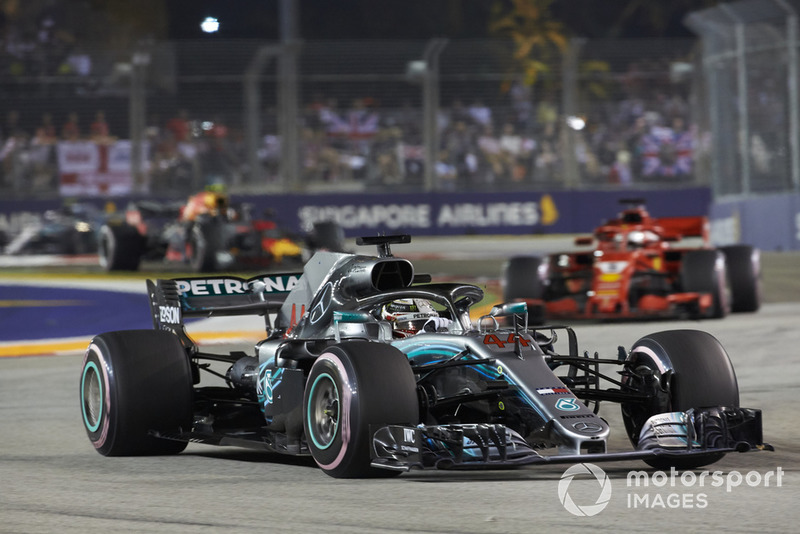 Lewis Hamilton, Mercedes AMG F1 W09 EQ Power+, y Sebastian Vettel, Ferrari SF71H