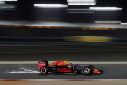 Funkenschlag bei Daniil Kvyat, Red Bull Racing RB12