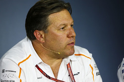 Zak Brown, Direktör, McLaren Technology Group basın toplantısında