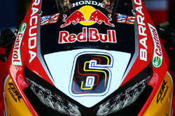Bike von Stefan Bradl, Honda World Superbike Team, mit Startnummer 69 von Nicky Hayden