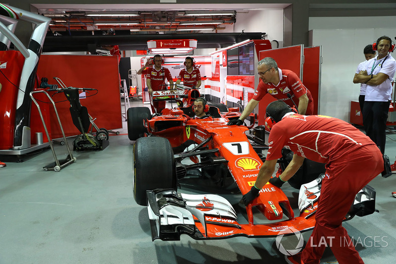 Ferrari mechanics and Ferrari SF70H