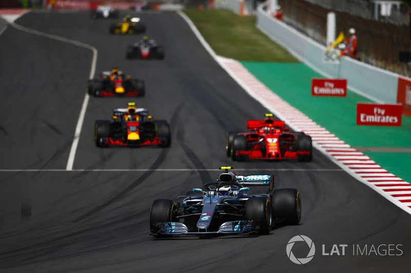 Valtteri Bottas, Mercedes AMG F1 W09, Kimi Raikkonen, Ferrari SF71H, Max Verstappen, Red Bull Racing RB14 and Daniel Ricciardo, Red Bull Racing RB14