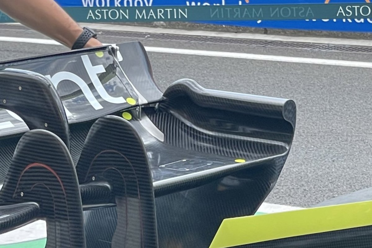 Aston Martin AMR22, detalle del alerón trasero con el mamparo prohibido en 2023