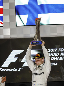 Podyum: Yarış galibi Valtteri Bottas, Mercedes AMG F1