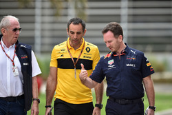 Il Dr. Helmut Marko, Consulente Red Bull Motorsport, Cyril Abiteboul, Managing Director Renault Sport F1 e Christian Horner, Team Principal Red Bull Racing