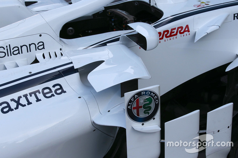 Понтон Sauber C37