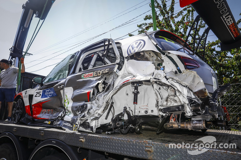 Машина Мехді Беннані, Sébastien Loeb Racing Volkswagen Golf GTI TCR, після аварії