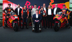 Bradley Smith, Red Bull KTM Factory Racing, Pol Espargaro, Red Bull KTM Factory Racing, Mika Kallio, Red Bull KTM Factory Racing, Pit Beirer, KTM Head of Motorsport, Hubert Trunkenpolz, Members of Board KTM, Mike Leitner, Team manager Red Bull KTM Factory Racing and the team