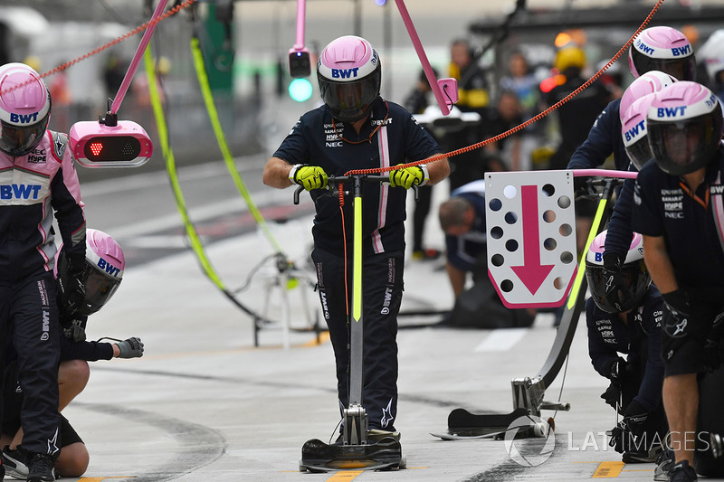 Force India pitstop