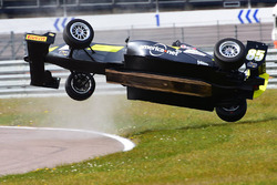 Enzo Bortoleto mit heftigem Crash