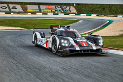 #1 Porsche Team Porsche 919 Hybrid: Timo Bernhard, Mark Webber, Brendon Hartley