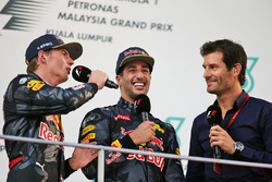 Sieger Daniel Ricciardo, Red Bull Racing, mit Max Verstappen, Red Bull Racing, Mark Webber