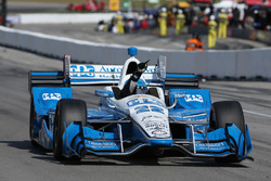 Il vincitore della gara Simon Pagenaud, Team Penske Chevrolet