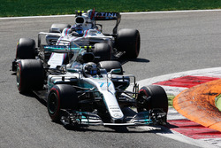 Valtteri Bottas, Mercedes AMG F1 W08, Lance Stroll, Williams FW40