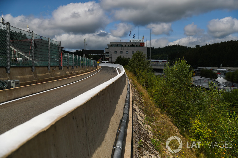 Pit lane entrance