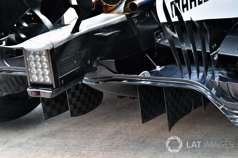 Mercedes AMG F1 F1 W08 arka difüzör detay