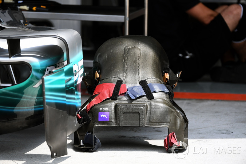 Mercedes-Benz F1 W08 seat