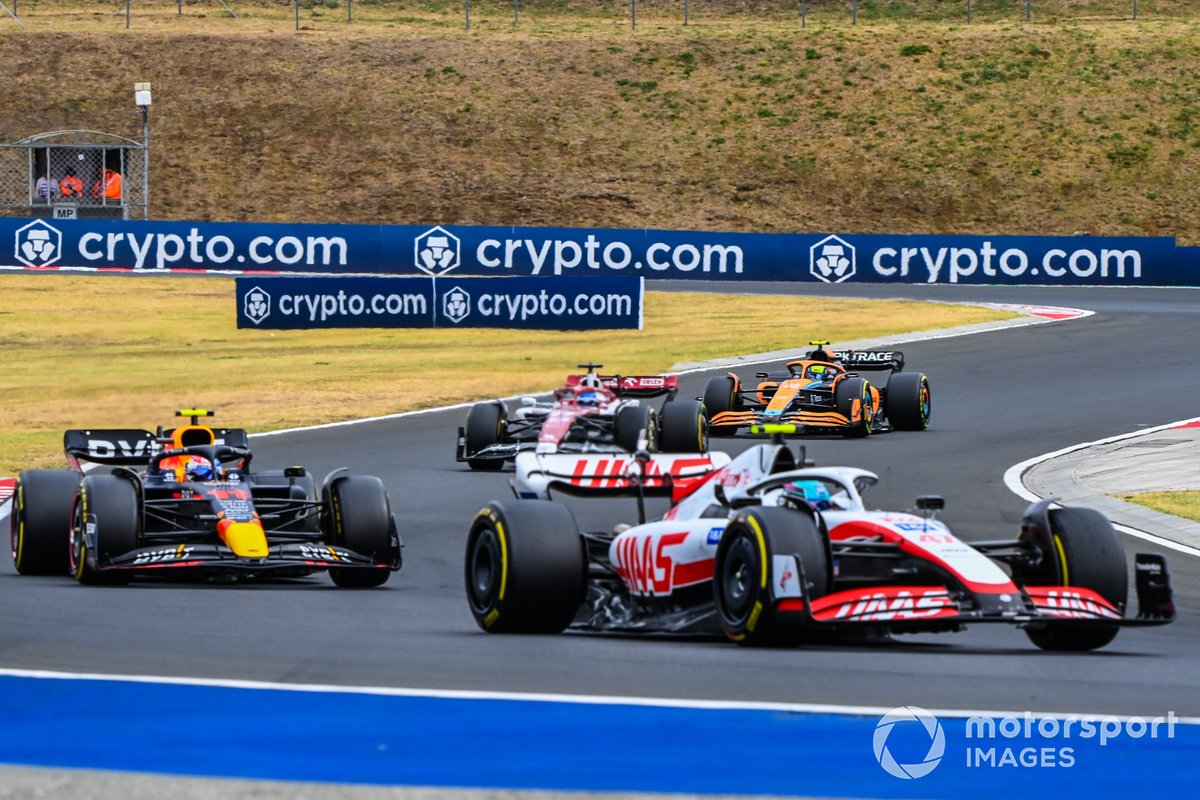 Мик Шумахер, Haas VF-22, Серхио Перес, Red Bull Racing RB18, Валттери Боттас, Alfa Romeo C42
