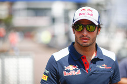 Карлос Сайнс-мол., Scuderia Toro Rosso