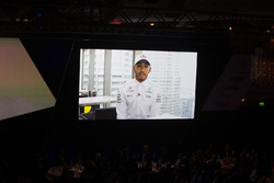 Yılın yarış pilotu ödülü sahibi Lewis Hamilton