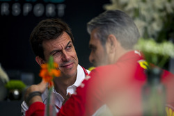 Toto Wolff, Mercedes AMG F1 Direktörü ve Maurizio Arrivabene, Ferrari Takım Patronu