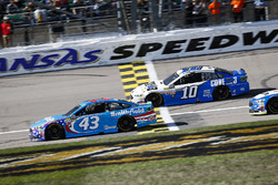 Aric Almirola, Richard Petty Motorsports Ford, Danica Patrick, Stewart-Haas Racing Ford