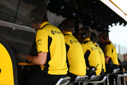 Renault Sport F1 Team pitmuur