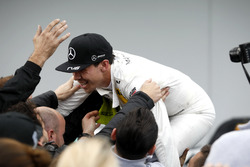Sieger Robert Wickens, Mercedes-AMG Team HWA, Mercedes-AMG C63 DTM