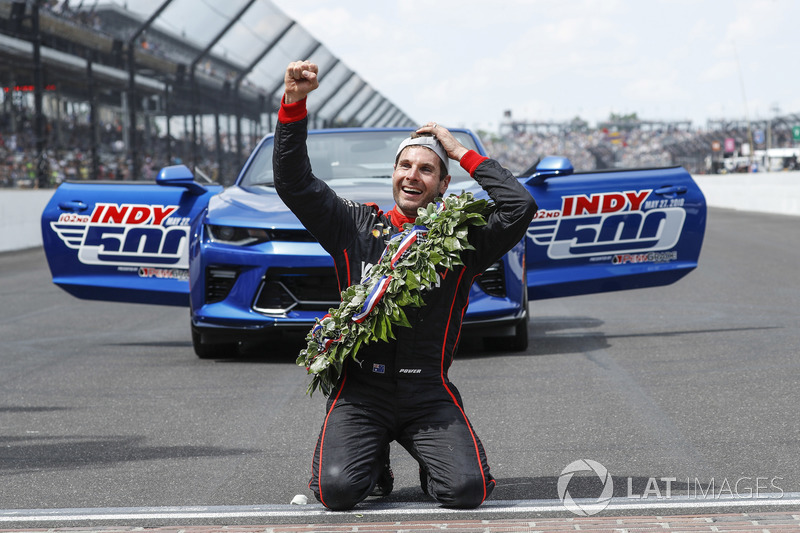 Il vincitore Will Power, Team Penske Chevrolet bacia i mattoni